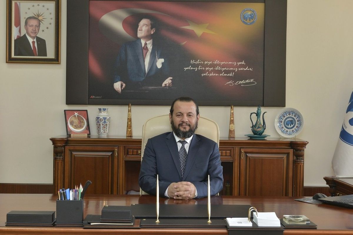 Rektör Akgül\'den Öğretmenler Günü Mesajı