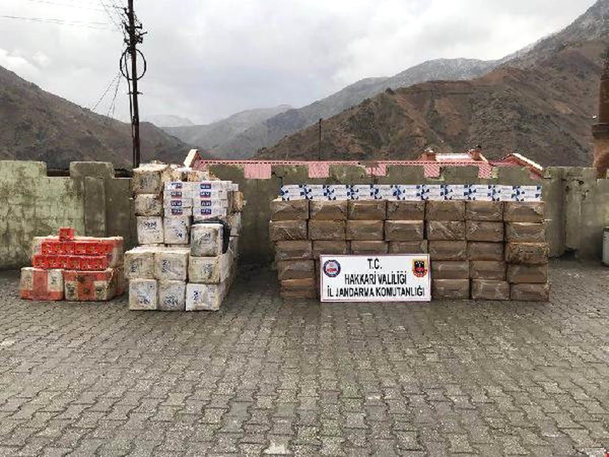 Şemdinli\'de Arazide 78 Bin Paket Kaçak Sigara Ele Geçirildi