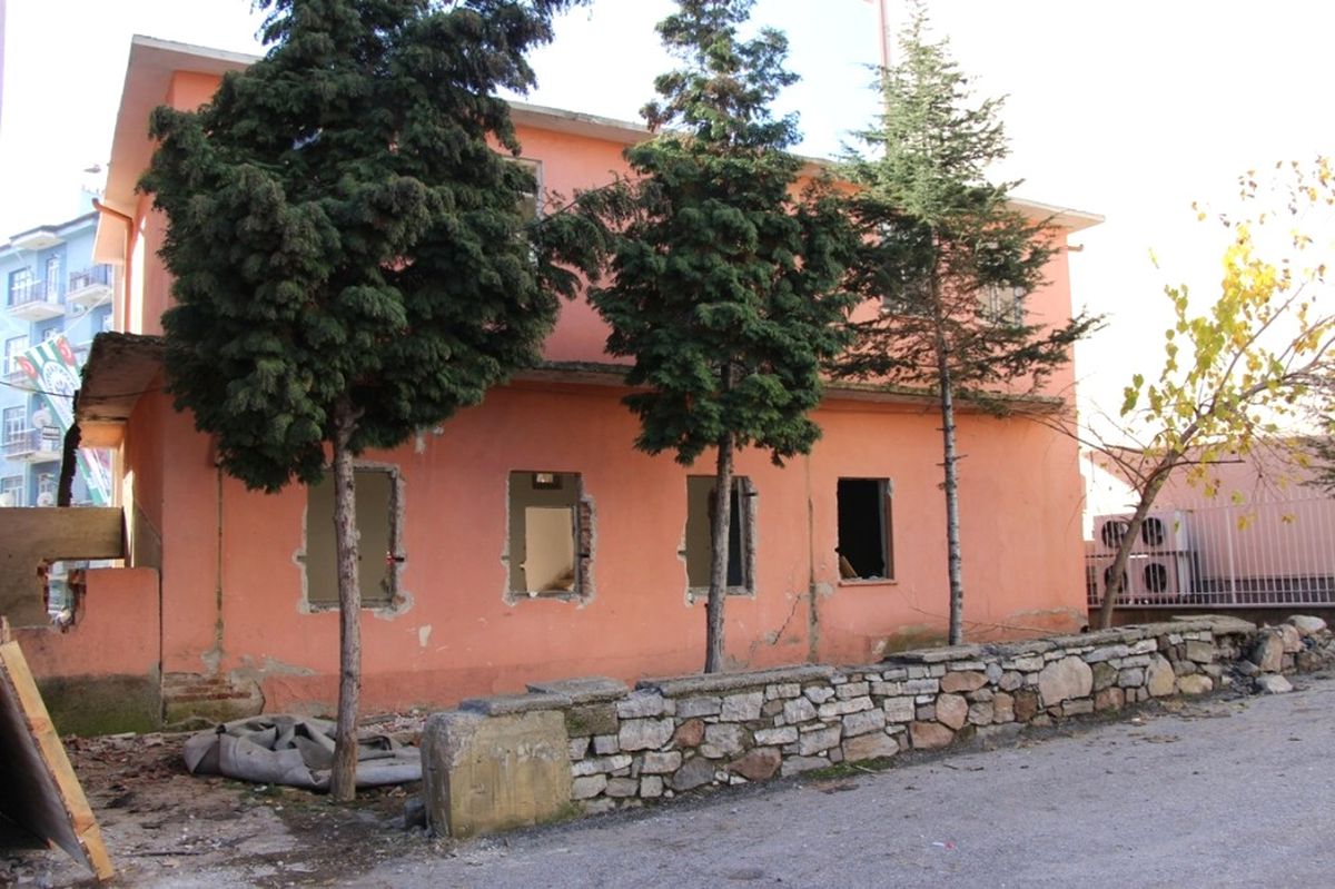 Seydişehir\'de Kütüphane Yıkımı Başladı