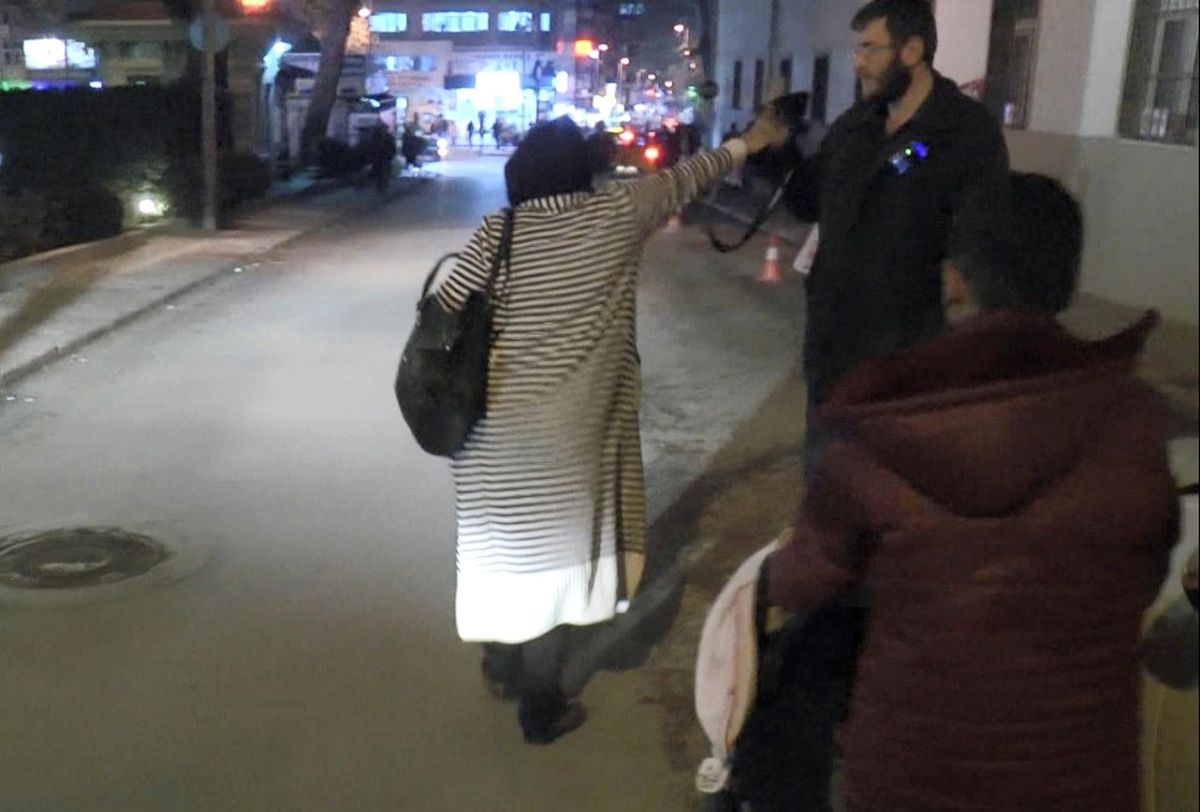 Suriyeli Kadın, Kocasına Kızıp 2 Bebeğini Bırakıp Kaçtı