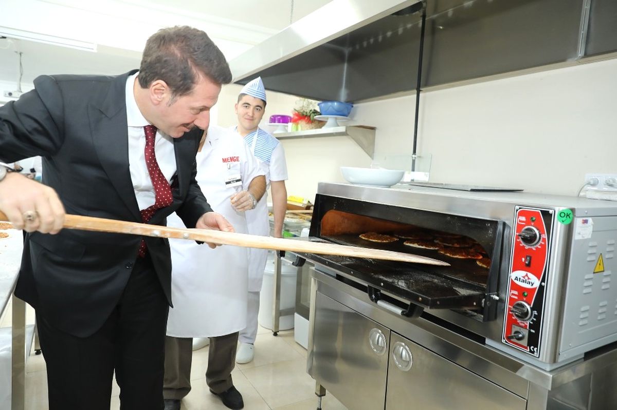 Tok, Lahmacun Pişirdi