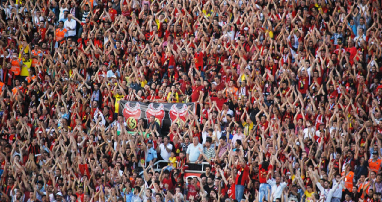 Türk Futbolunun Efsane Takımı Eskişehirspor, Zor Günler Geçiriyor