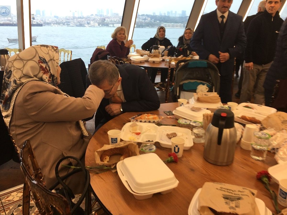 Üsküdar Belediyesi\'nden Emekli Öğretmenlere Boğaz Turu