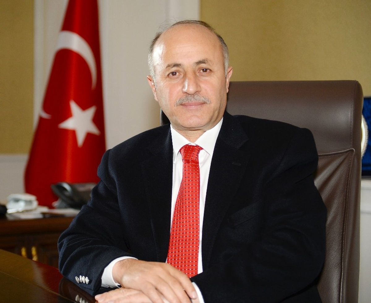 Vali Azizoğlu: "Toplumumuzda Öğretmenlik Mesleğinin Çok Seçkin ve Özel Bir Önemi Bulunmaktadır"
