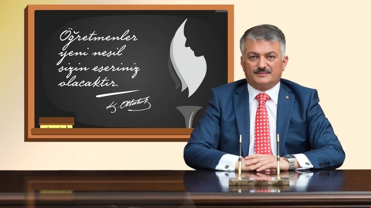 Vali Yazıcı, Öğretmenler Günü\'nü Kutladı