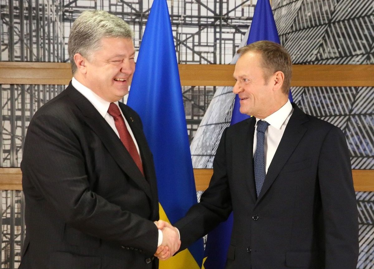 AB Konseyi Başkanı Donald Tusk, Ukrayna Devlet Başkanı Poroşenko ile Görüştü