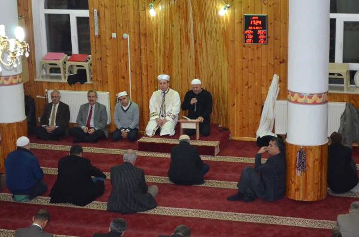 Adilcevaz\'da Öğretmenler İçin Mevlit Okutuldu
