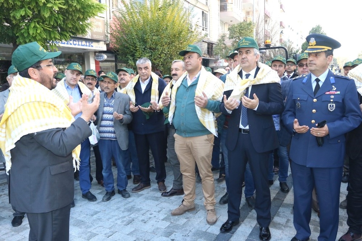 Akhisar\'da Zeytine Minnet Yürüyüşü Yapıldı