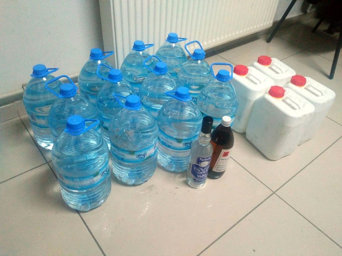 Akşehir\'de Kaçak İçki Satışı Yapmak İsteyen 2 Kişi Yakalandı