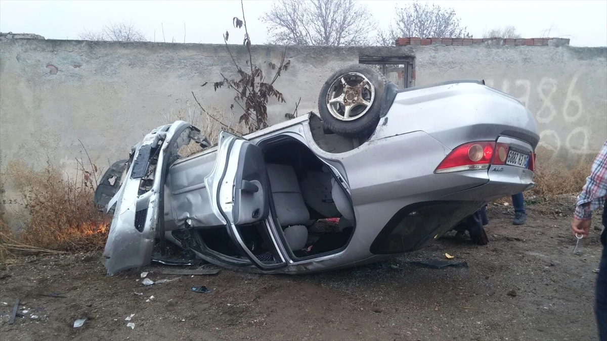 Amasya\'da Otomobil Devrildi: 5 Yaralı