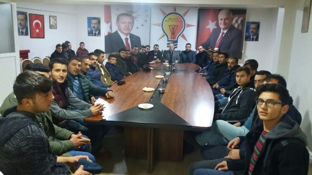 Aşkale\'de Ak Partili Gençlerden Birlik Beraberlik Vurgusu