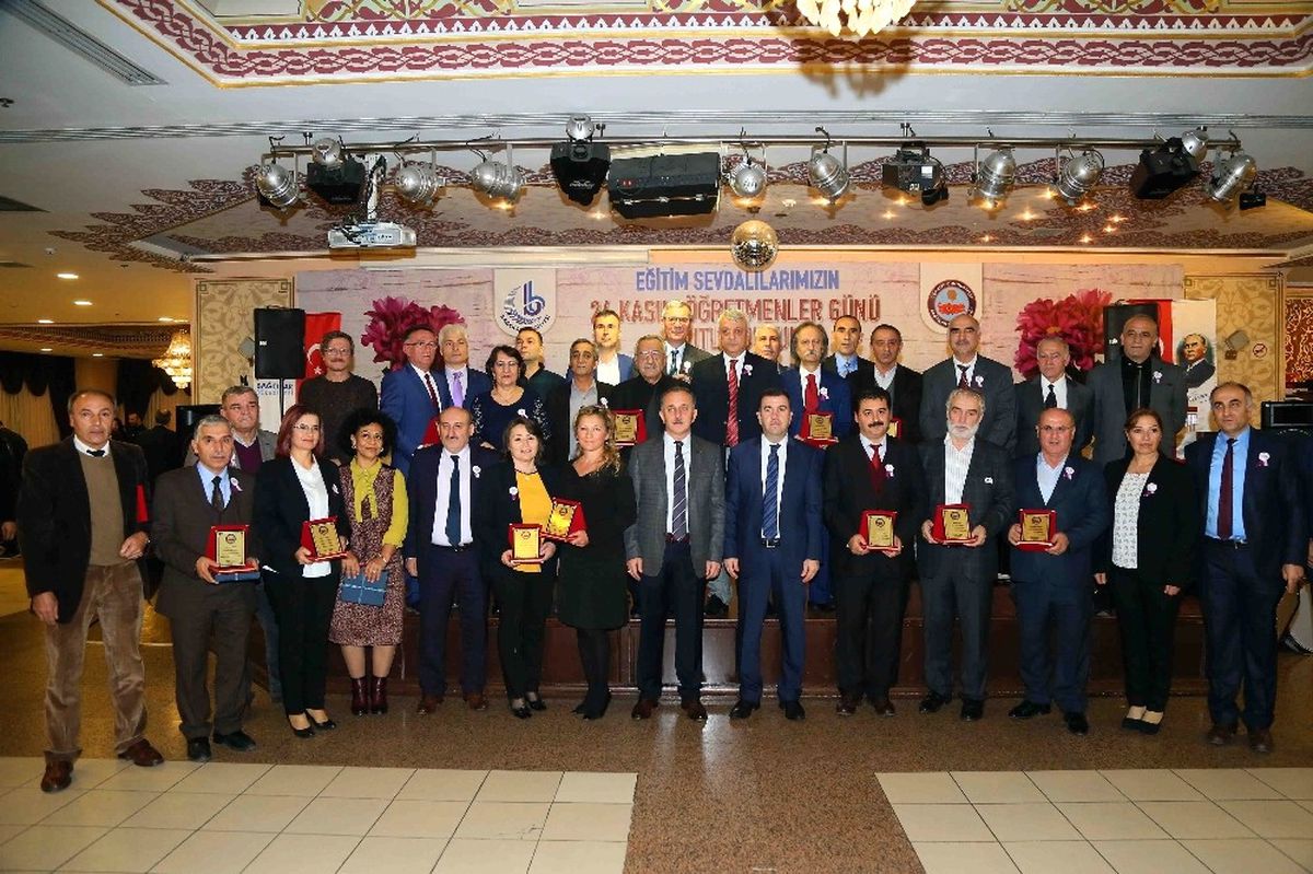 Bağcılar\'da Öğretmen Günü Özel Bir Programla Kutlandı