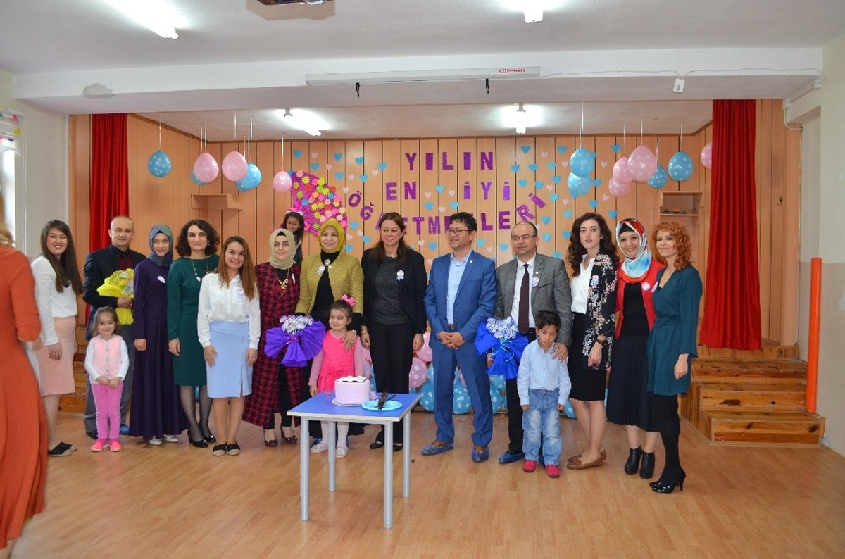 Balahatun Anaokulu\'ndan Öğretmenler Günü Kutlaması