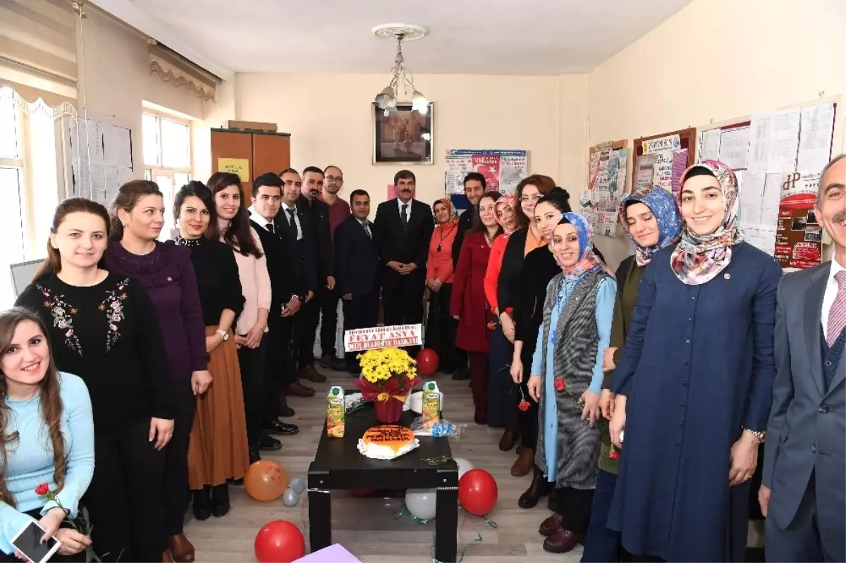 Başkan Asya, Öğretmenleri Mutlu Günlerinde Yalnız Bırakmadı