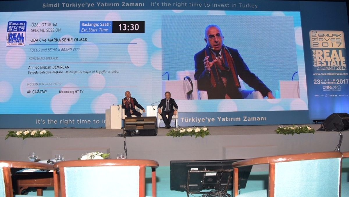 Başkan Demircan: "Şehirler İçinde Yaşayan İnsanları Eğiten Birer Üniversitedir"