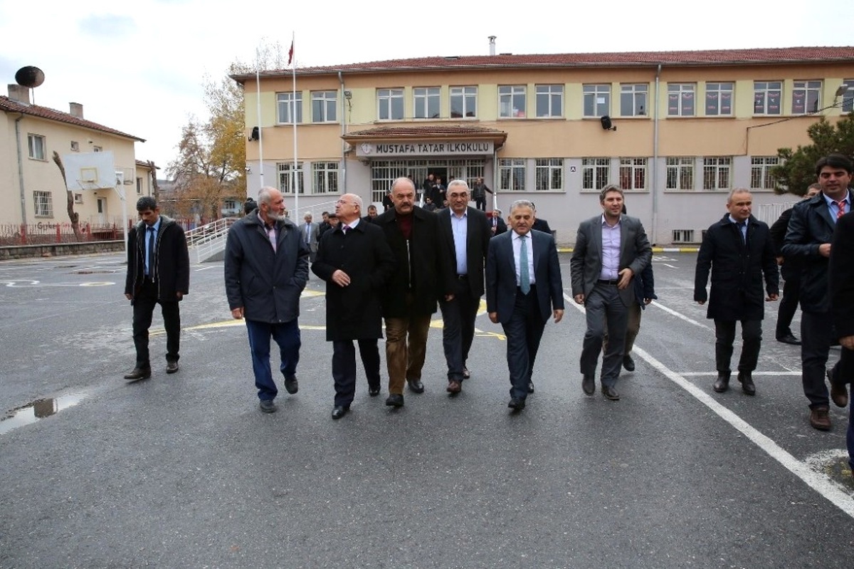 Başkan Memduh Büyükkılıç, Hürriyet Mahallesi\'nde