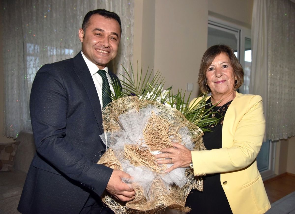Başkan Yücel İlkokul, Öğretmenini Unutmadı