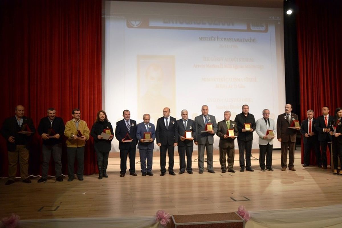 Biga\'da Öğretmenler Günü Kutlandı