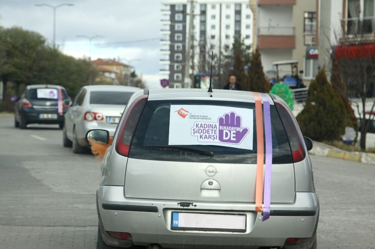 Çankırı\'da "Kadına Yönelik Şiddete Hayır De" Konvoyu