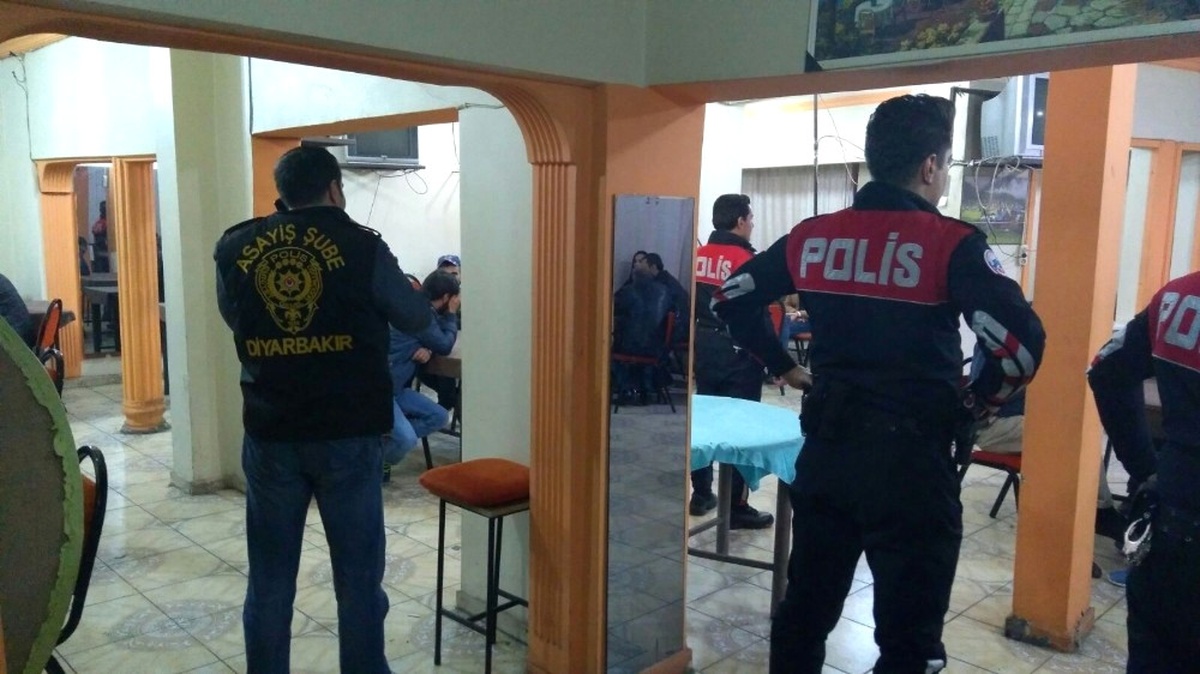 Diyarbakır\'da 700 Polisle Asayiş Uygulaması
