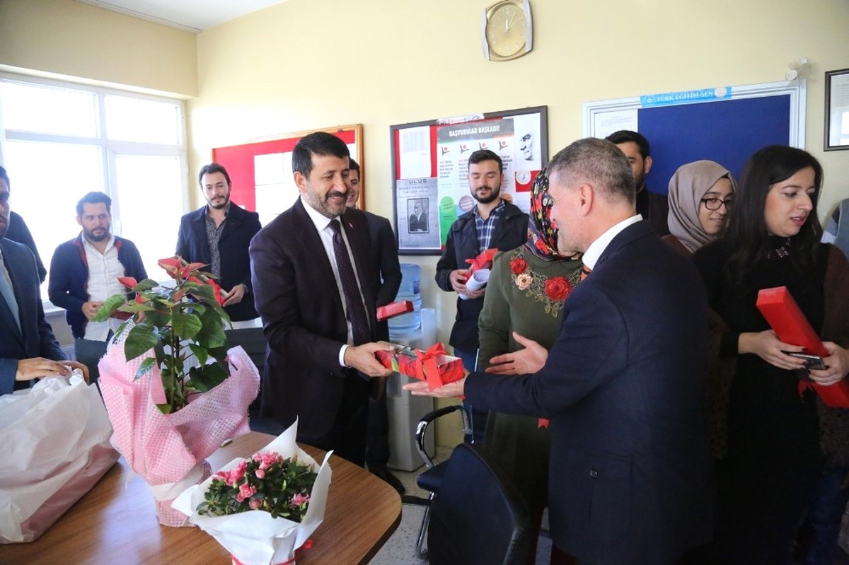 Ekinci Öğretmenler Gününü Kırsalda Kutladı