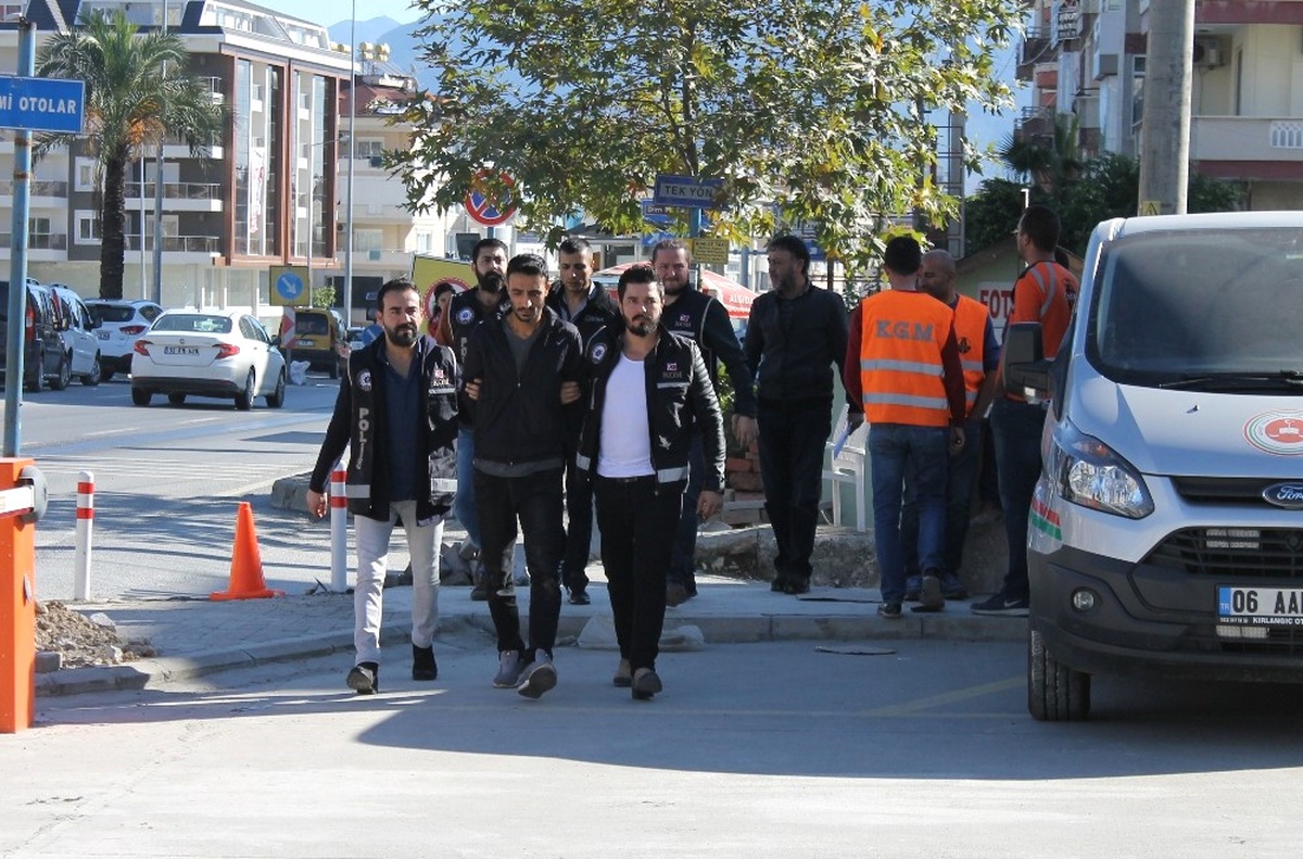 Gençleri Zehirleyen Uyuşturucu Tacirleri Tutuklandı