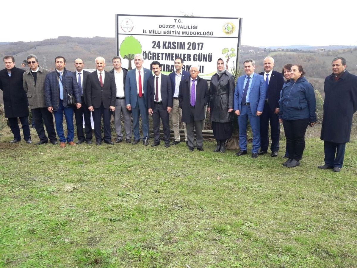 Hatıra Ormanına Fidan Diktiler