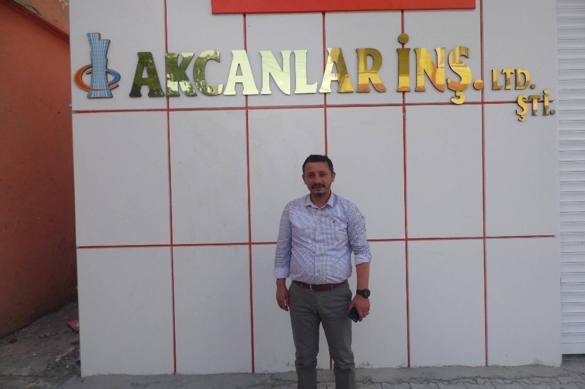 İş Adamı Akcan 24 Kasım Öğretmenler Gününü Kutladı