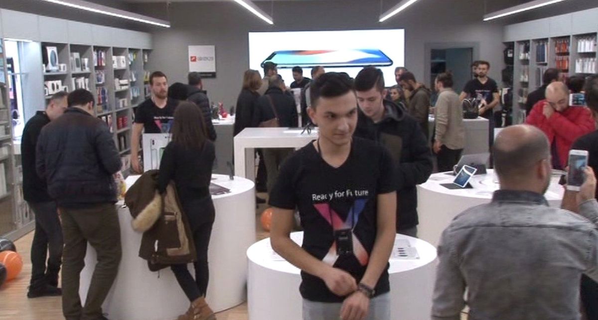 İstanbul ve Ankara\'da İphone X Kuyruğu