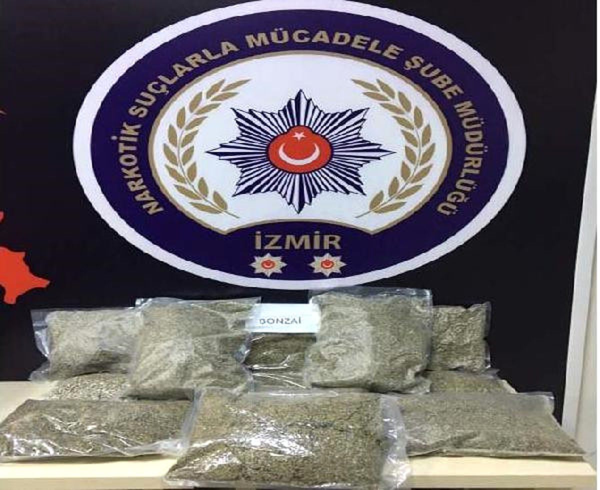 İzmir\'de Uyuşturucu Ticaretine 37 Tutuklama