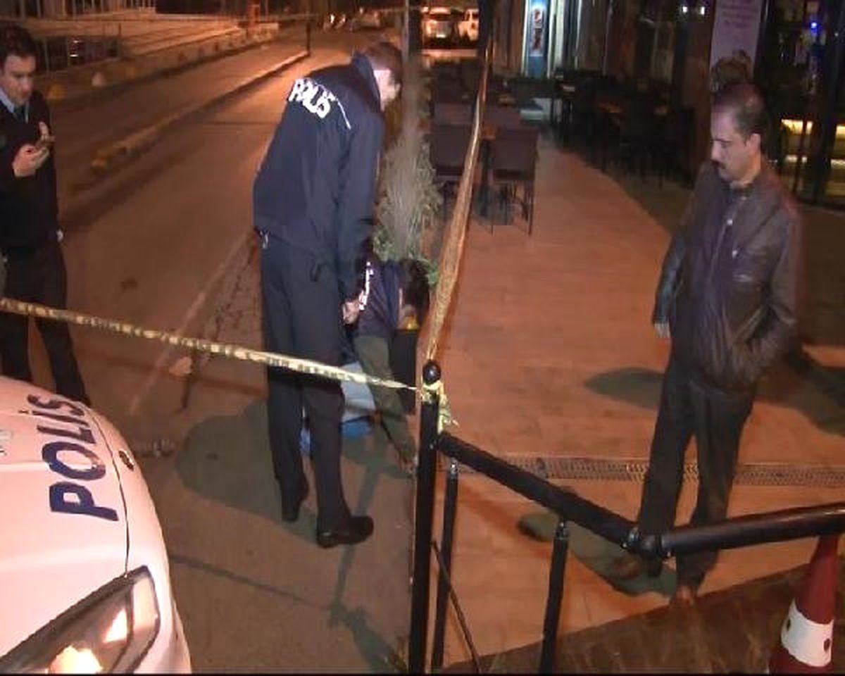 Kadıköy\'de Silahlı Kavga: 1 Yaralı