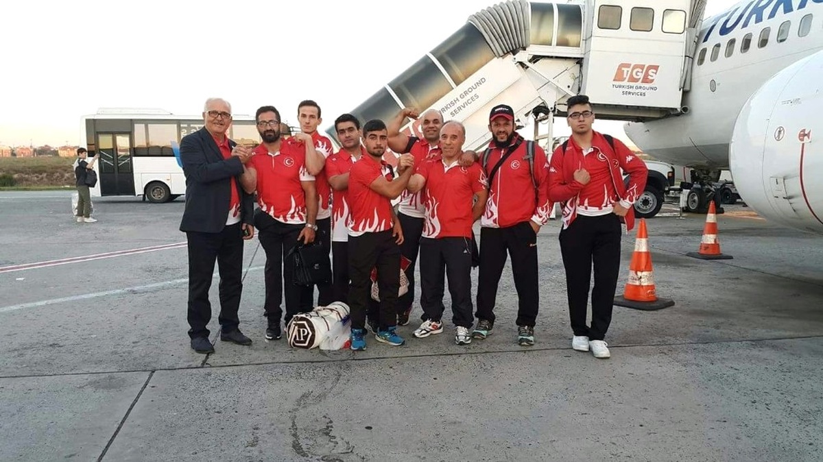 Kağıtsporlu Bilek Güreşçiler Polonya\'da Tarih Yazdı