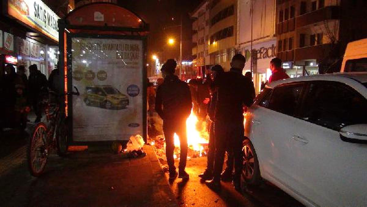 Kars\'ta Ayaz Etkili Oldu, Duraklarda Ateş Yakıldı