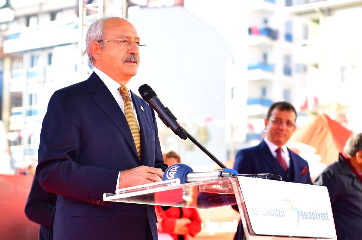 Kılıçdaroğlu\'ndan Öğretmenler Günü\'nde Anlamlı Teklif