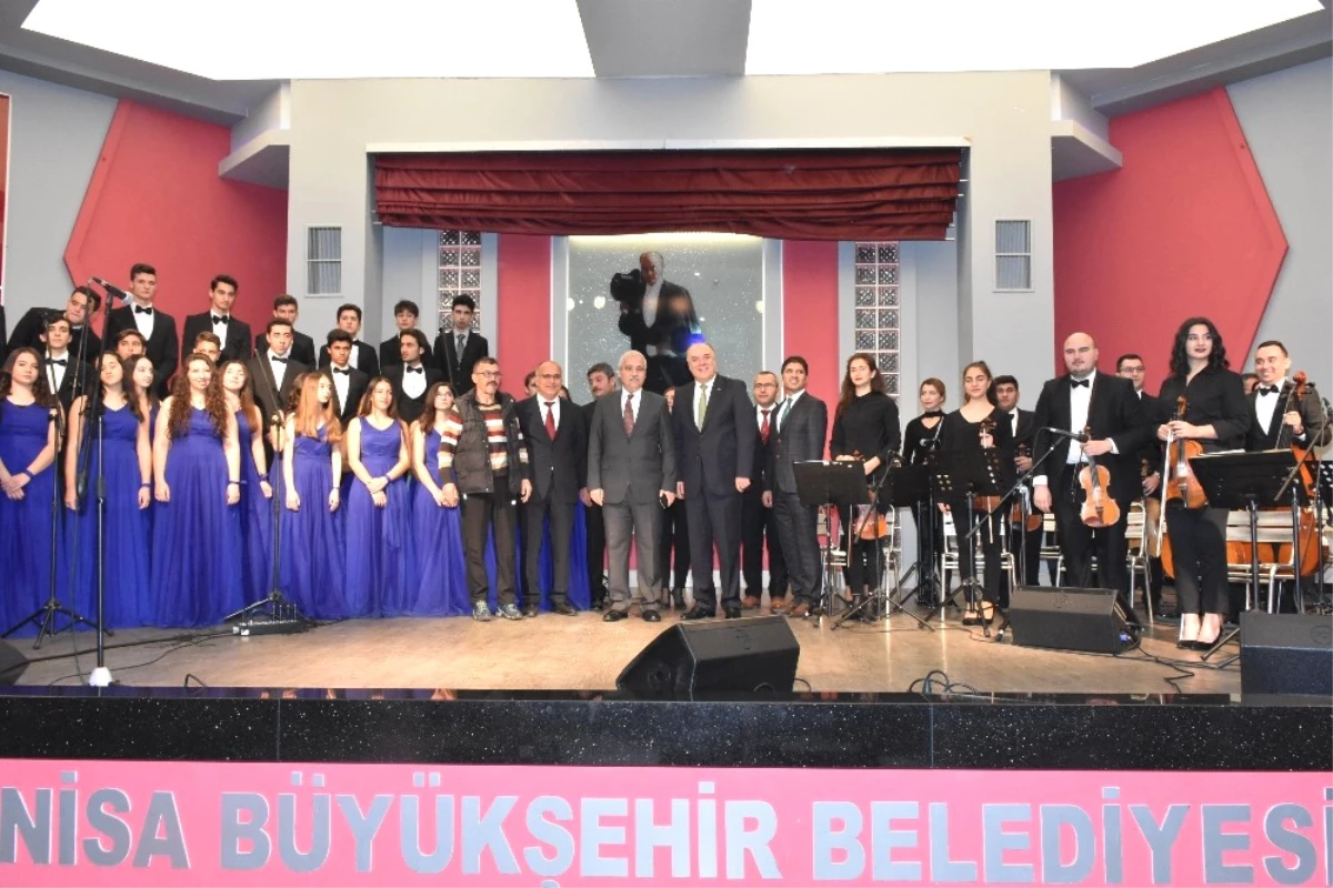 Liselilerin Müzik ve Şiir Dinletisi Büyüledi