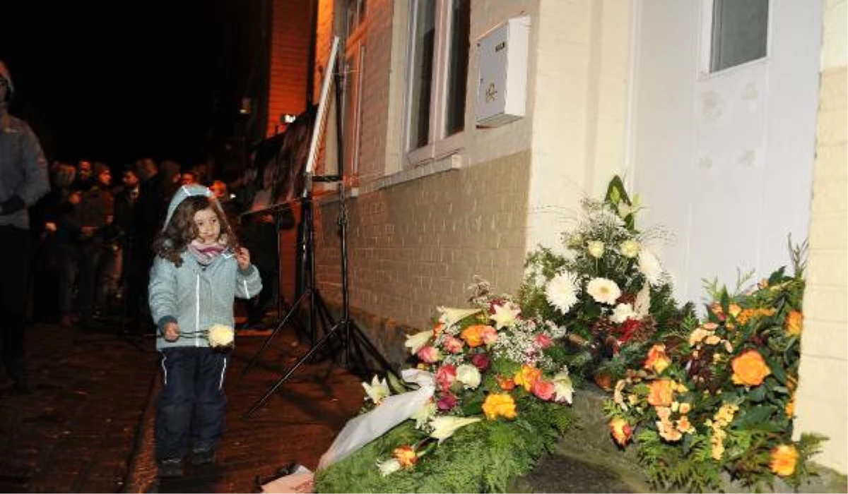Mölln\'de Yaşanan Vahşetin Kurbanları Düzenlenen Törenle Anıldılar