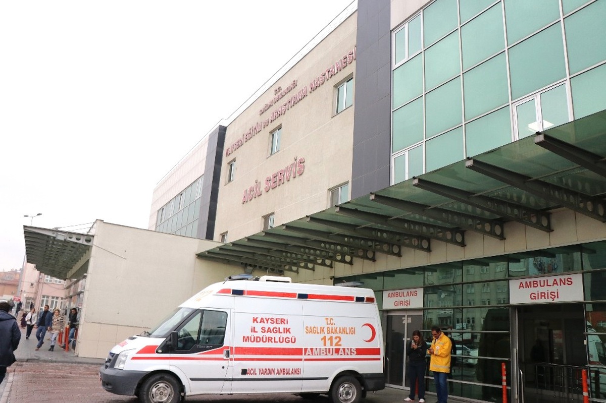 Öğretmenleri Taşıyan Araç Kaza Yaptı: 5 Yaralı