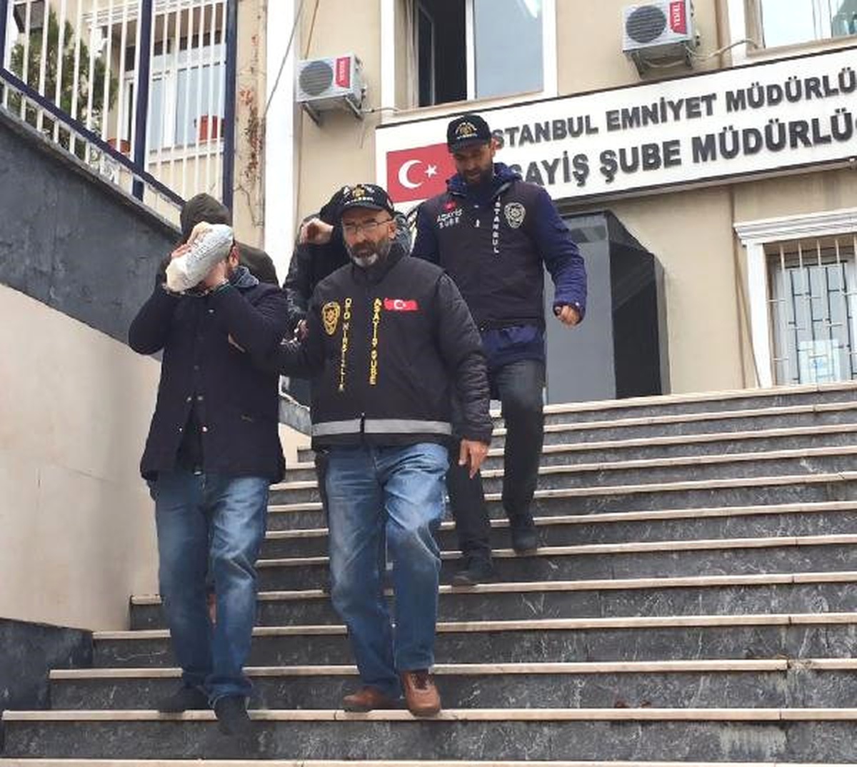Önce Depo Kapağını Sonra Motosikleti Çalmışlar