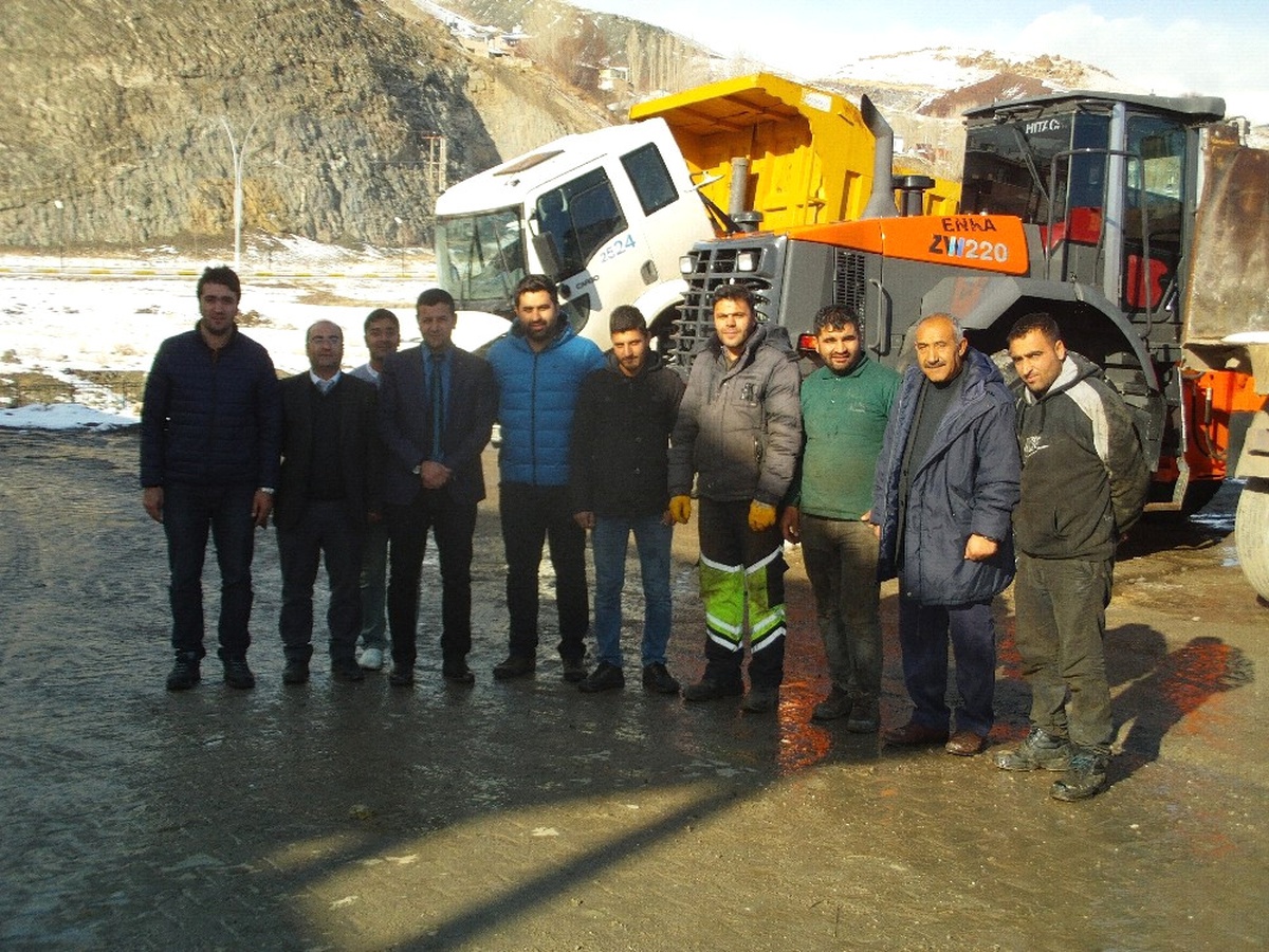 Özalp Belediyesinden Kar Temizleme Çalışması