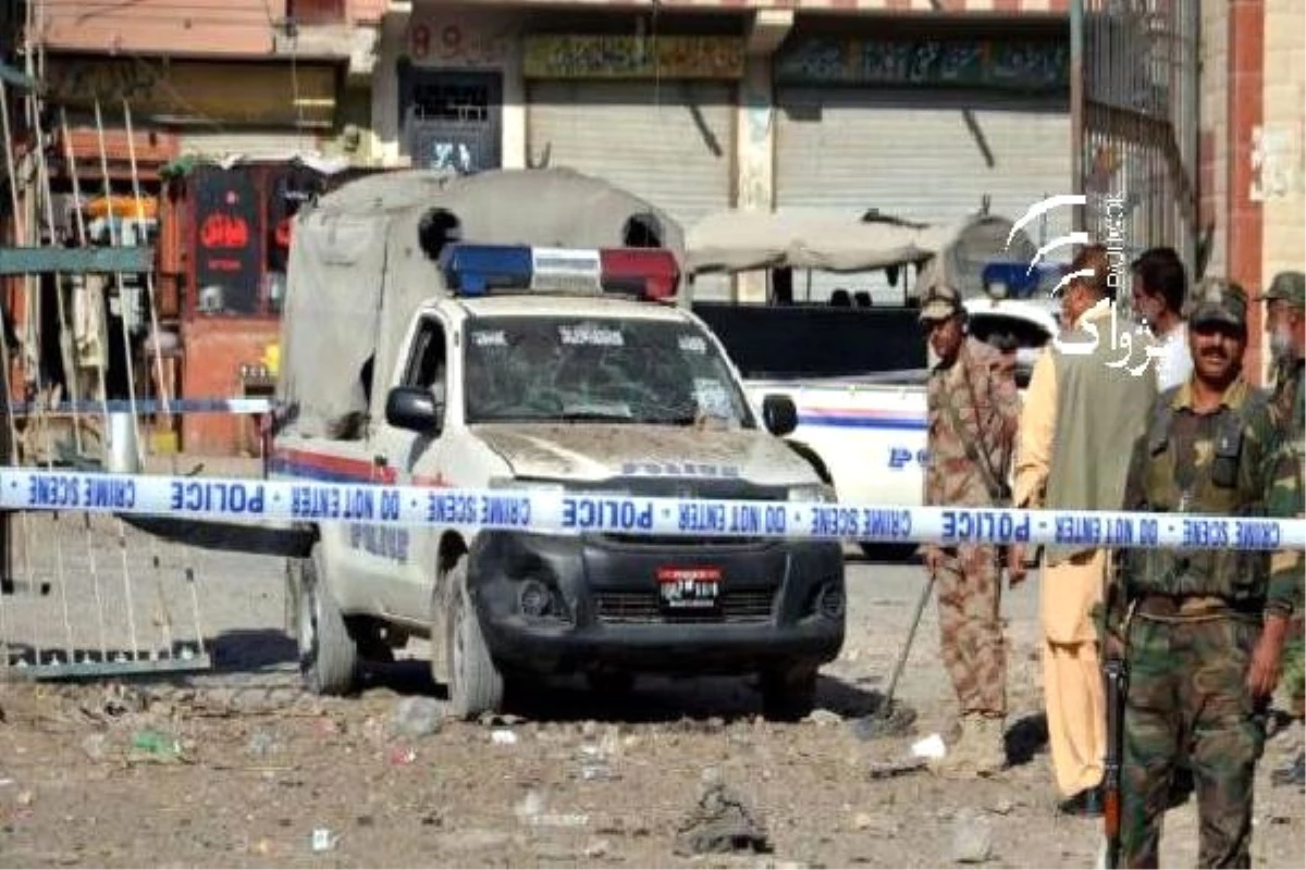 Pakistan\'da İntihar Saldırısı, Başmüfettiş Hayatını Kaybetti