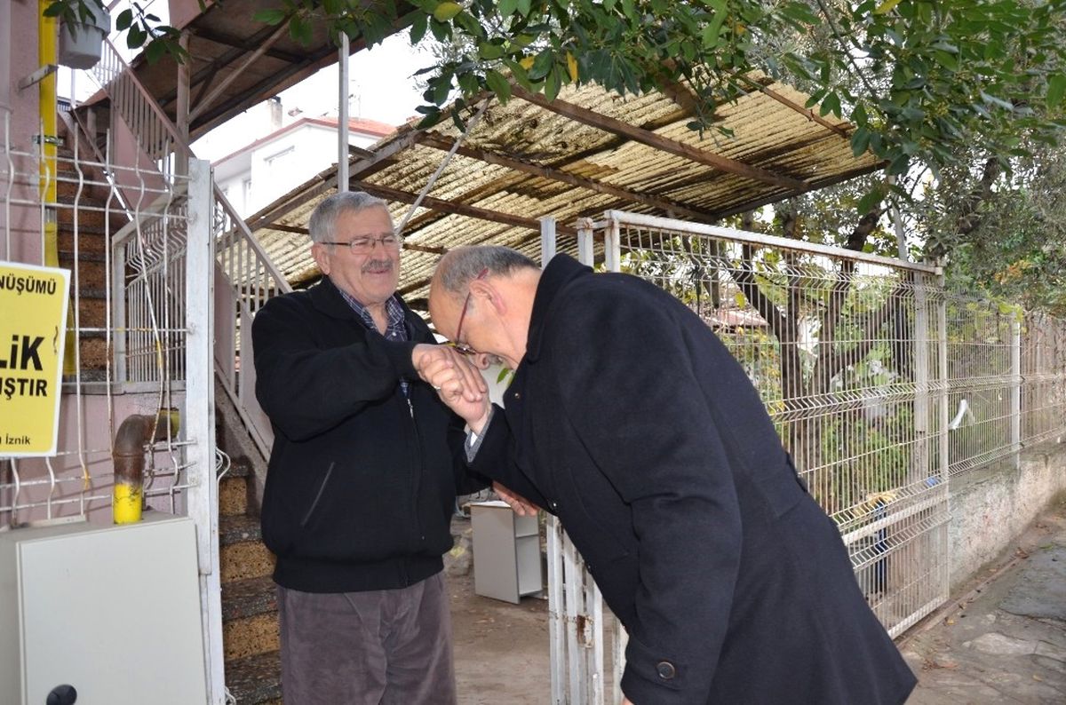 Sargın, 45 Yıl Önceki Öğretmenlerini Evlerinde Ziyaret Etti