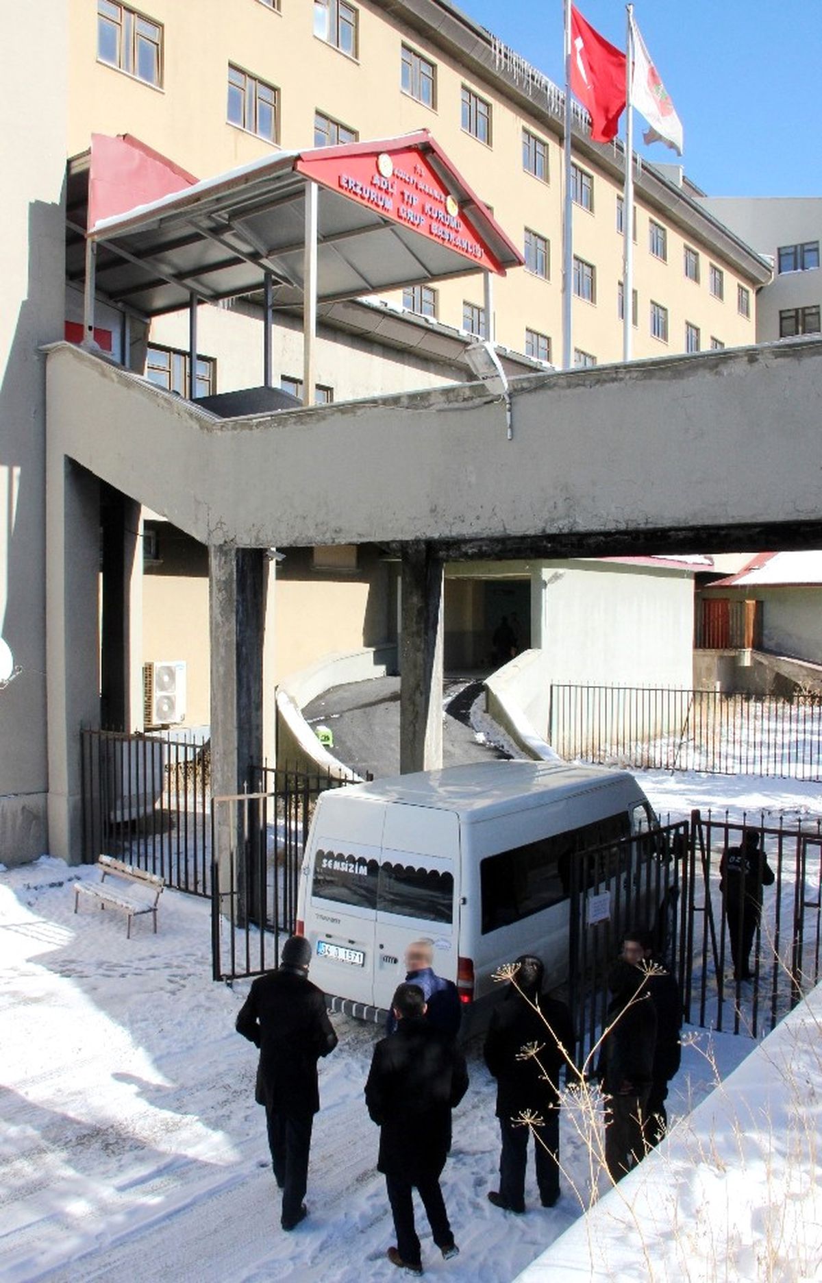 Şehit İmamın Cenazesi Adli Tıp Kurumuna Getirildi