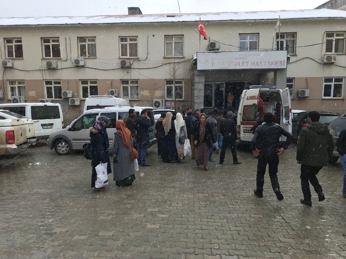 Şemdinli\'de Trafik Kazası: 2 Yaralı