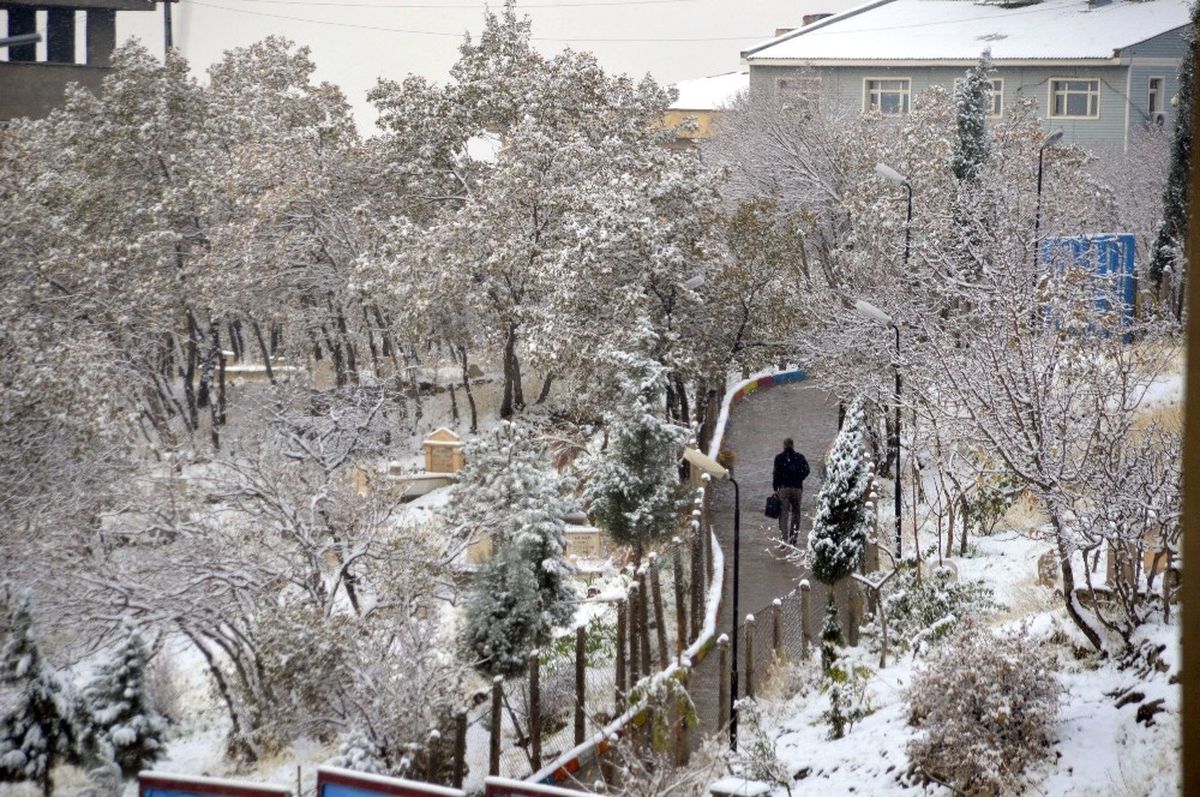 Şırnak\'ta Mevsimin İlk Karı Yağdı