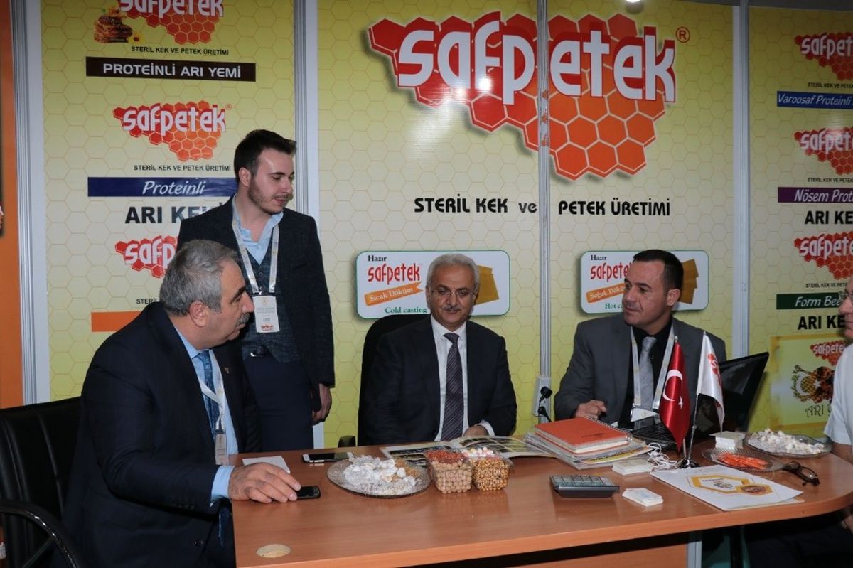 Türkiye\'nin En Kapsamlı 2.arıcılık Fuarına, Erzincan Saf Petek Firması Damga Vurdu