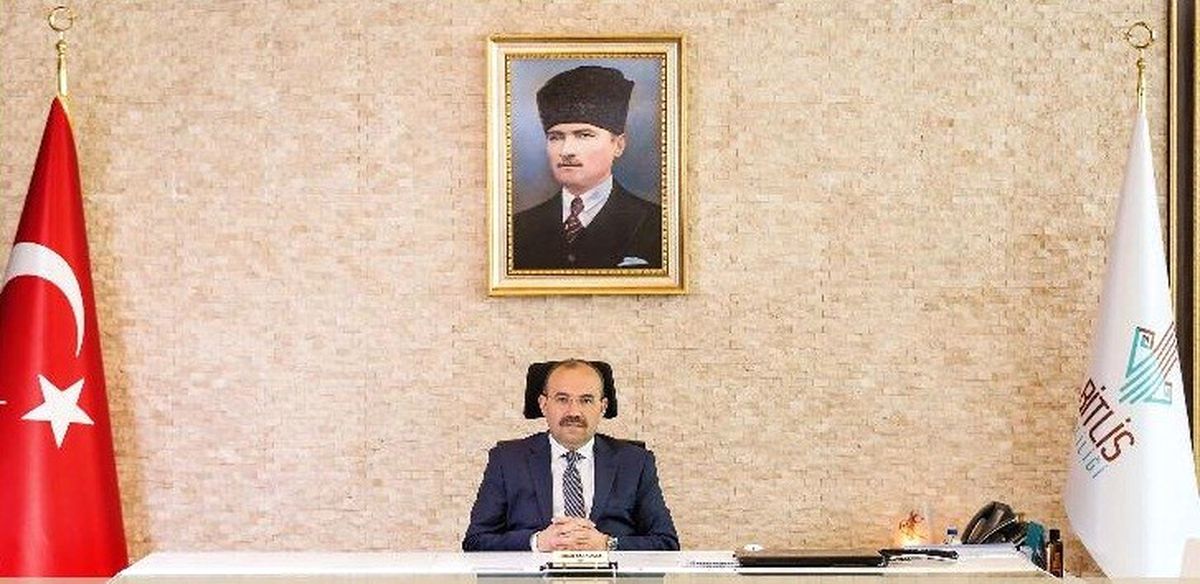 Vali Zorluoğlu\'ndan Öğretmenler Günü Mesajı