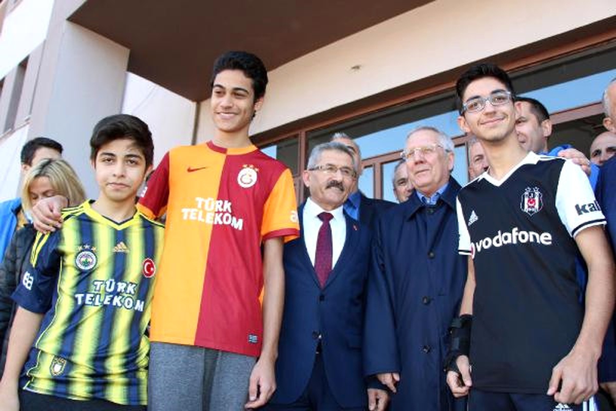 Yalova\'da Fenerbahçe\'nin Potalarını Aziz Yıldırım Açtı