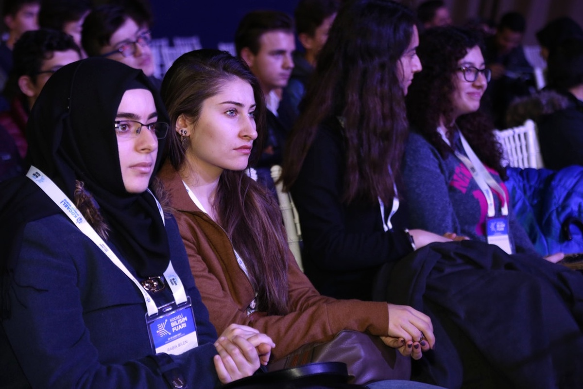 Yapay Zeka Çağında, İnsani Değerler Öne Çıkacak