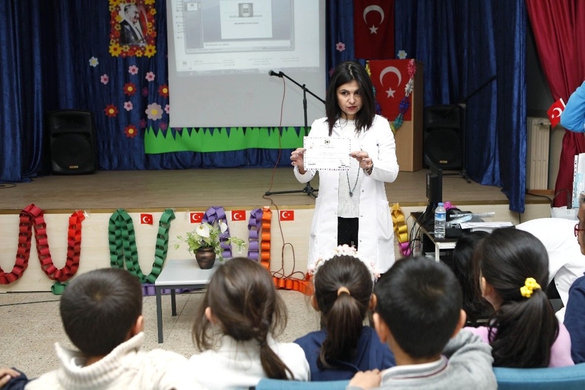 Yenimahalleli Öğrencilere Diş Taraması