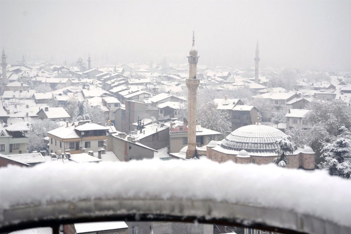 Zile, Beyaz Örtü ile Kaplandı